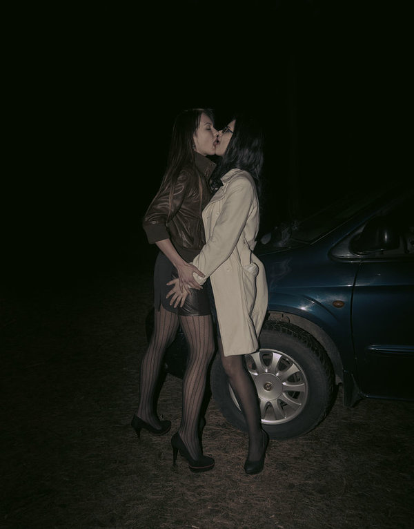 Ани, 28